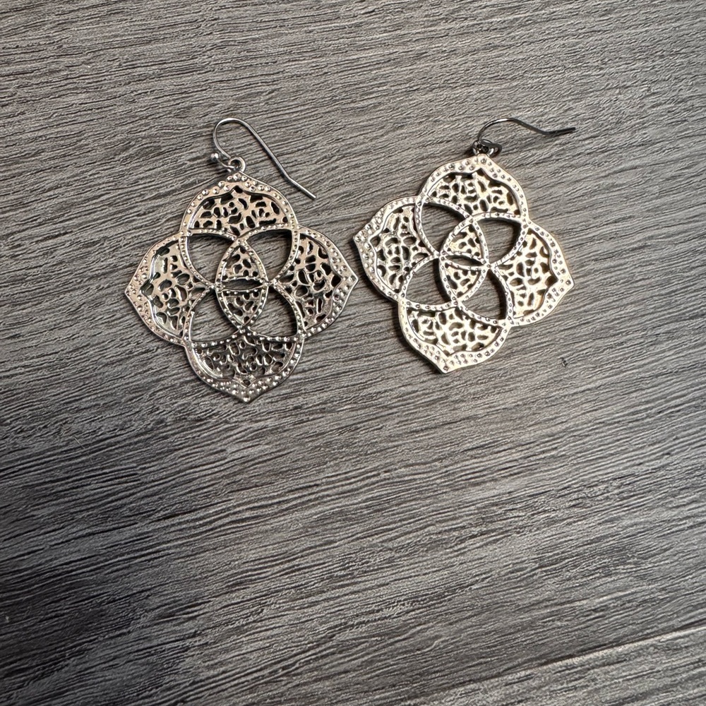 Kendra Scott logo Dawn earrings